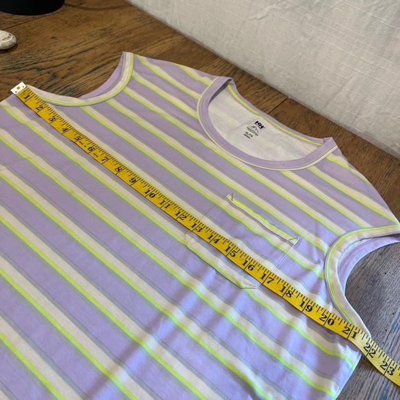 Striped Sleeveless Top – Helly Hansen – Size XL - Picture 2 of 8